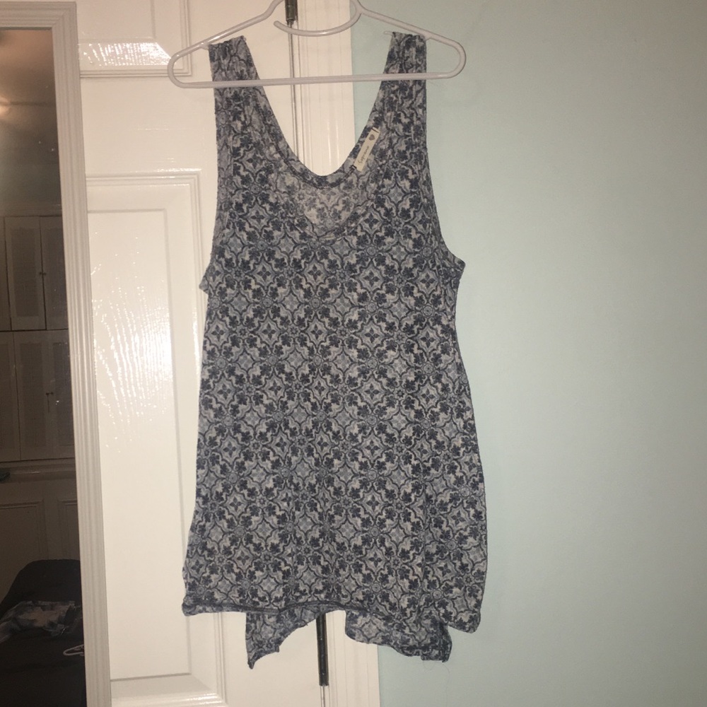 short blue patterned top